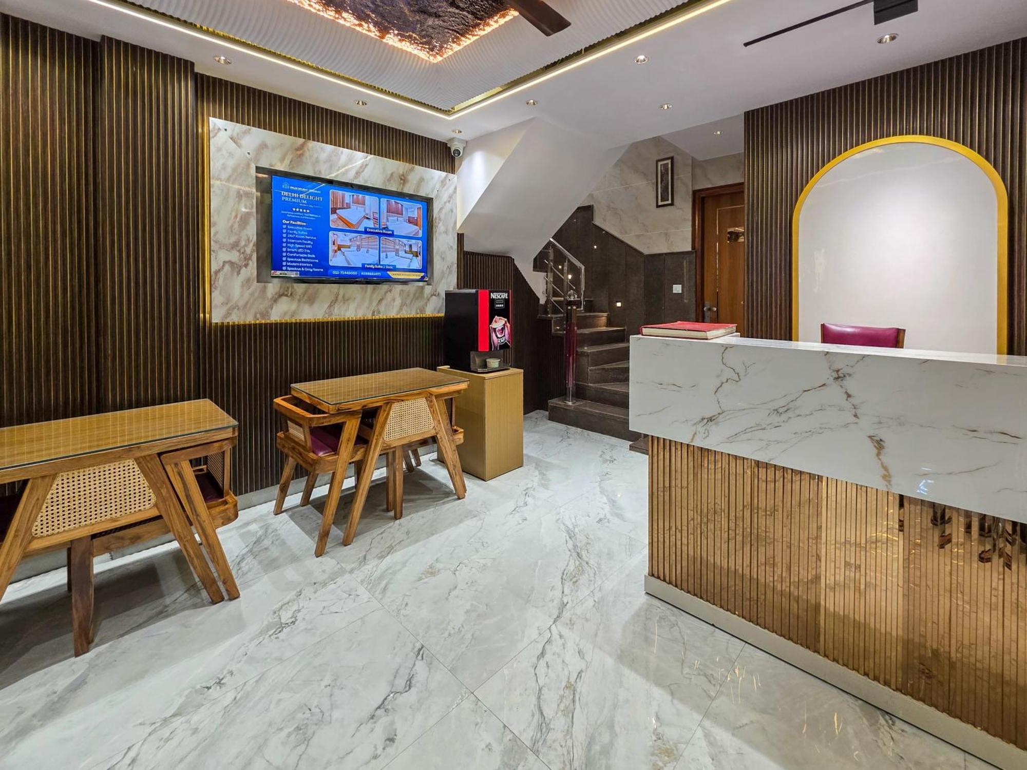 Delhi Delight Premium Acomodação com café da manhã Nova Deli Exterior foto